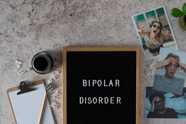 Read more about the article 6 Coping Strategies for Managing Bipolar Mood Swings